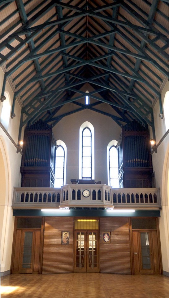 Gallery and organ